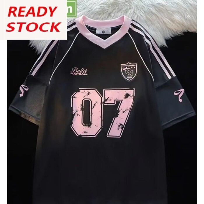 ฟรีชื่อที่กําหนดเองหมายเลขขนาดใหญ่สไตล์อเมริกันไหล่แพทช์สั้น Sved Jersey ผู้หญิงเสื้อกีฬา