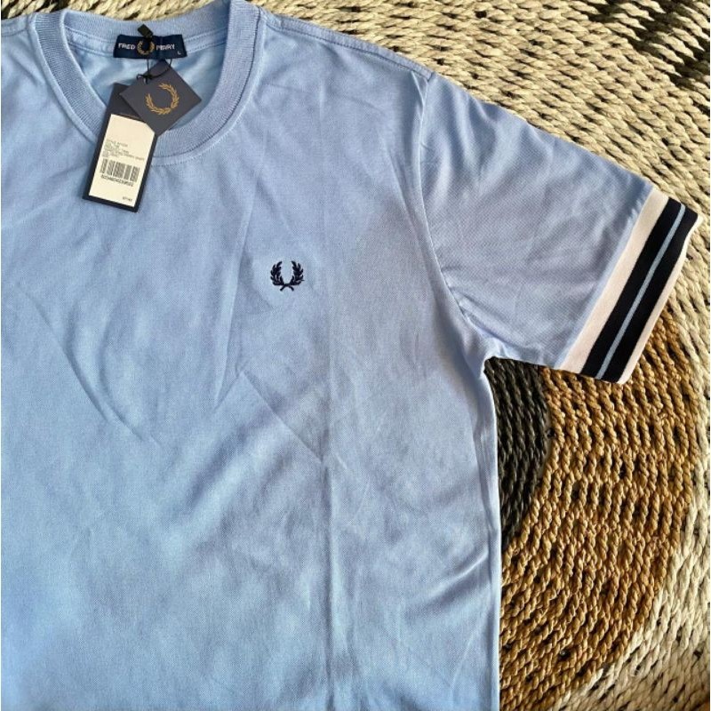 Fr3d P3r*y เสื้อยืด Blue List สีขาว