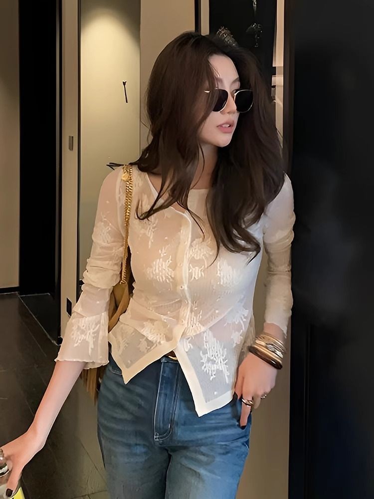 ปักลูกไม้รอบคอเสื้อแขนยาวผู้หญิงสไตล์ใหม่สลิมฟิตสาวร้อนอารมณ์ครีมกันแดดด้านบน