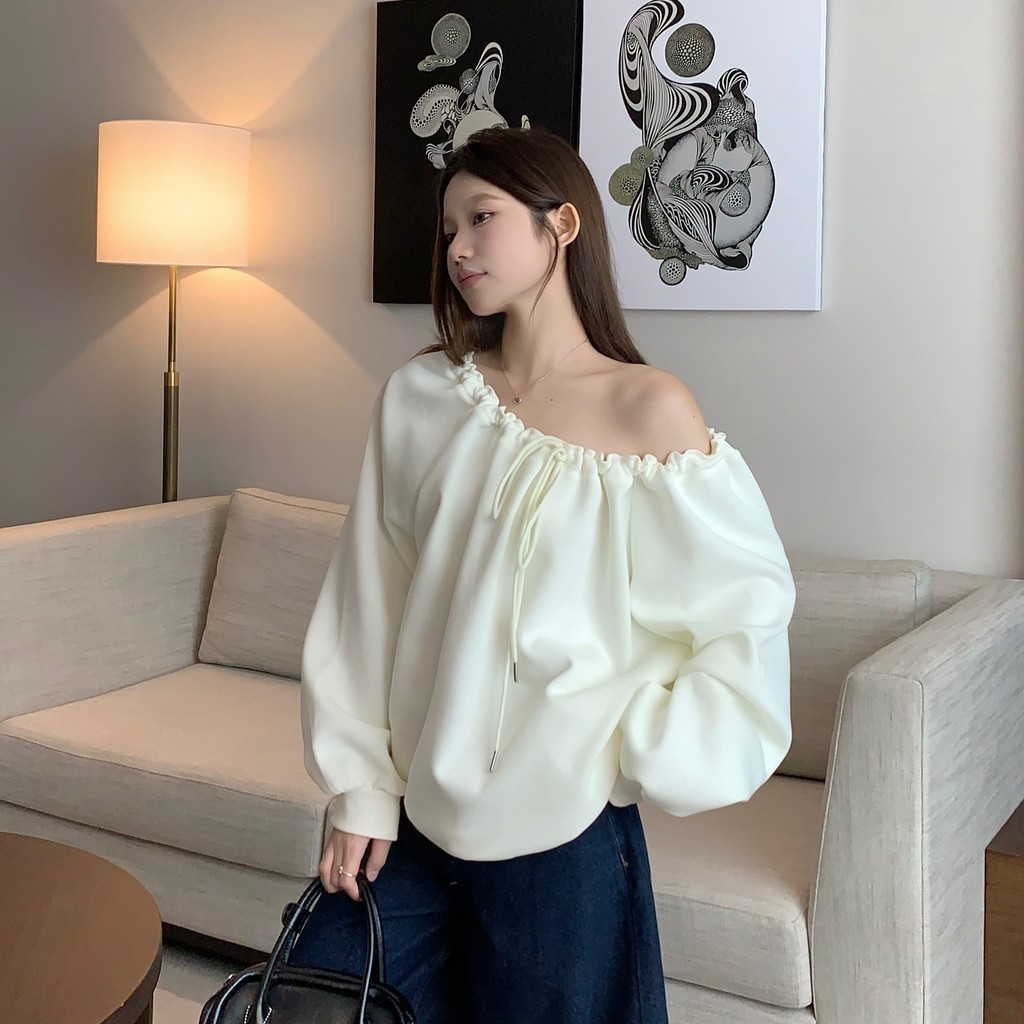 81742 Laced-Up เสื้อสเวตเตอร์แขนยาวลําลองทรงหลวมที่ไม่มีสายหนัง