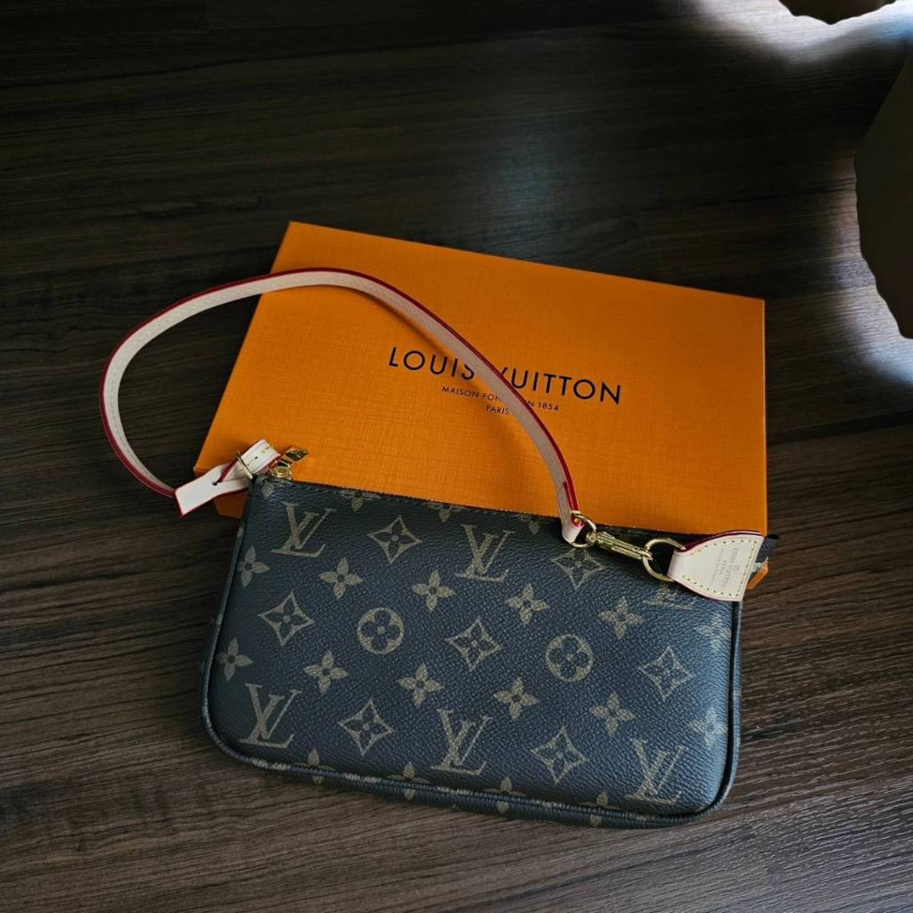 2024 กระเป๋ามือสอง lv pochette