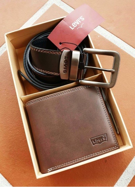 ♞,♘,♙เซตของขวัญ เข็มขัด กระเป๋าตังค์ ผู้ชาย Levis สีน้ำตาล สุดเท่ คุ้มมาก แท้ hje