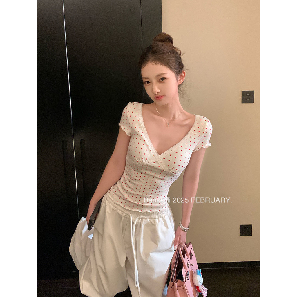Love Heart พิมพ์แขนสั้นลูกไม้เสื้อยืดผู้หญิงฤดูร้อนสไตล์ใหม่ v คอ Slim-fit Slimmer ดูเรียบง่ายหวานสาวร้อนสั้น