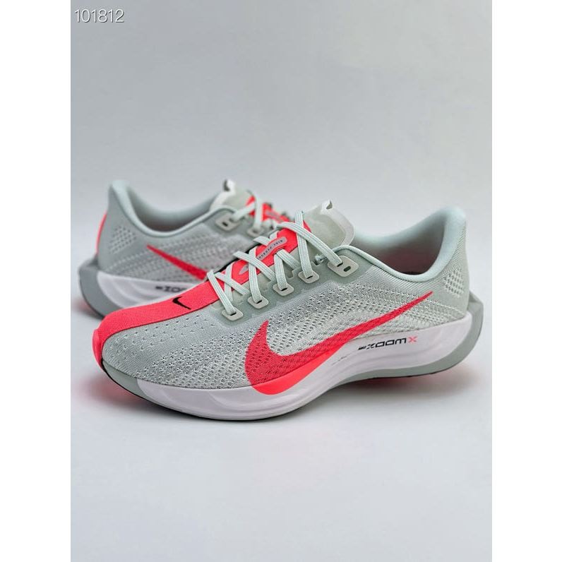 2024 Nike Air Zoom Flex Plus Pegasus รองเท้าวิ่งมาราธอนแบบลำลองสีเทาแดง FQ7262 001TK