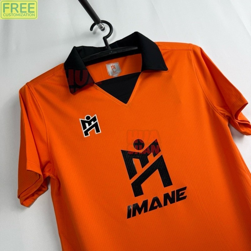 IMANE เสื้อกีฬาคอวีปก พร้อมโลโก้ IMANE กลางตัว IMA1 002