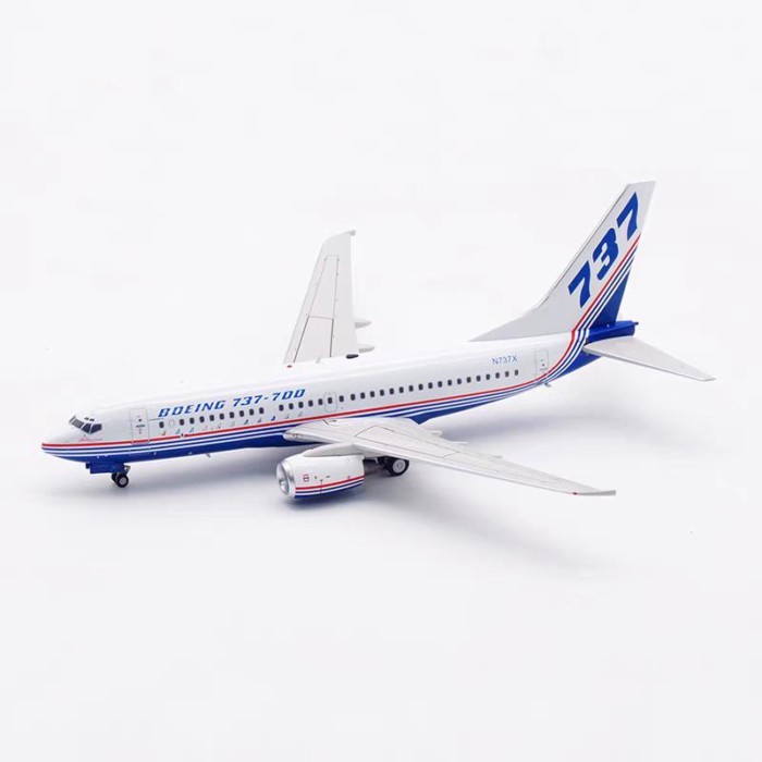 Inflight Boeing โรงงานเดิมเคลือบ B737-700 N737X ผลิตภัณฑ์สําเร็จรูปโลหะผสมเกสต์เครื่องบินรุ่น 1/200