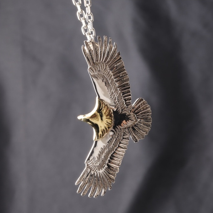 จัดส่งฟรีของขวัญ GOROS s925 เงินสเตอร์ลิง Seiko Gold Head Eagle Charm สร้อยคอ