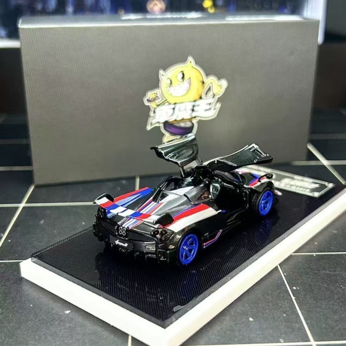 รถ Demon King 1: 64 Pagani Huayira Ouyimen Can Open North Exhibition โมเดลรถโลหะผสม