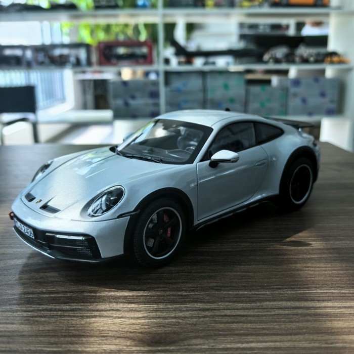 NOREV Norwell 1: 18 Porsche 911 Dakar รุ่น Dakar จําลองรถรุ่นตกแต่งรถ