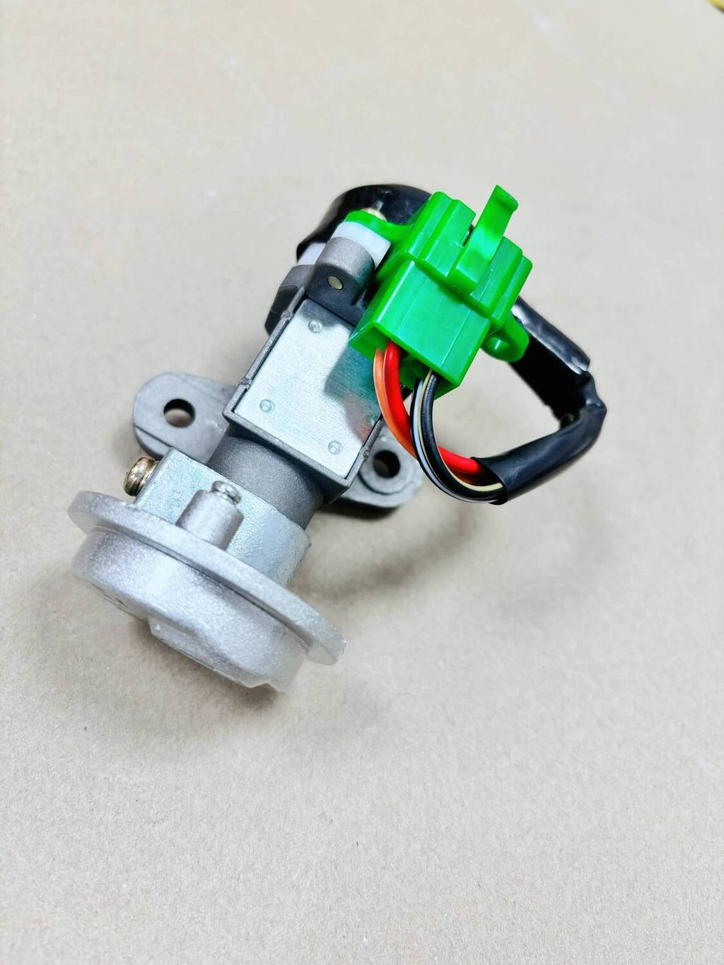 มาใหม่เหมาะสําหรับ Haojue คานโค้งรถจักรยานยนต์ HJ110-7/7C ชุดล็อค UH110 ล็อคประตูไฟฟ้าทั้งล็อครถสวิต