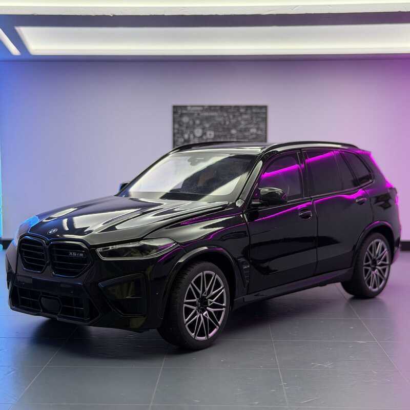 โมเดลรถ Mamba สีดํา 1: 18 BMW X5M โลหะผสมรถออฟโรดรุ่นเครื่องประดับแสงเงียบรถของเล่นเด็กเรือ