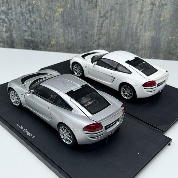 1: 18 รถรุ่น Ottoya LOTUS LOTUS Europa S Lutes Europa เลียนแบบ