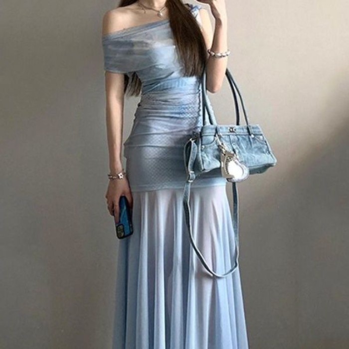 Yujie Design Sense Blue Tie-Dye Diagonal Strapless Topผู้หญิงฤดูร้อนเย็บสวยผ้ากอซชุดเอวแคบ