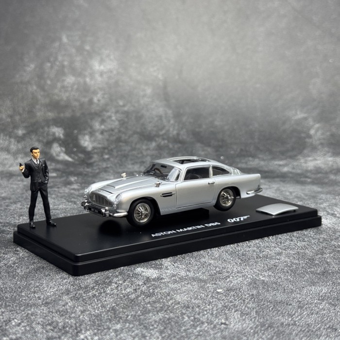 Xiaoguang 1/43 Aston Martin Aston Martin DB5 007 พร้อมโมเดลรถโลหะผสมตุ๊กตา