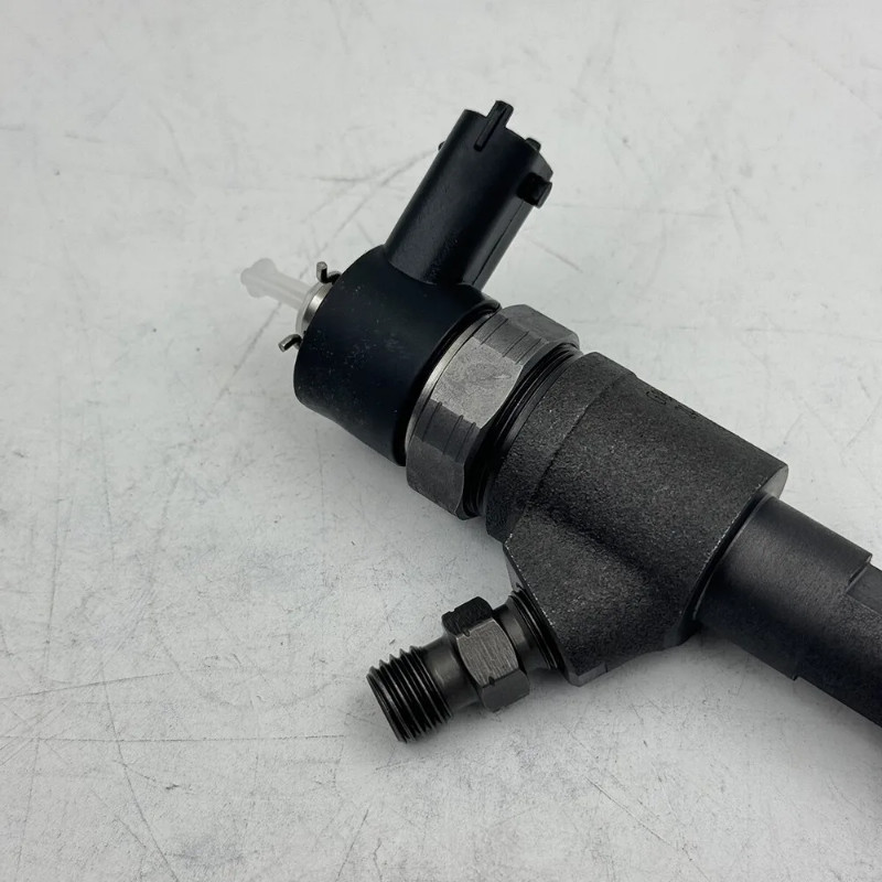 For 0445110777 Fuel Injector Bosch For Kubota L4701 L4060 L3901 L3301 Mx5200 1J801-53052