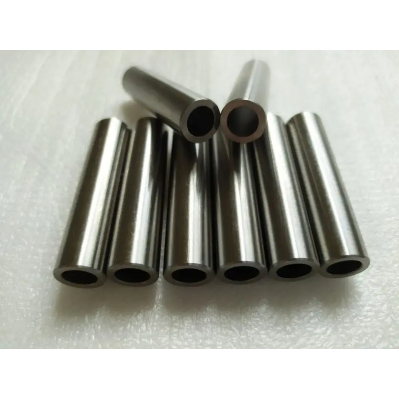 Engine Intake & Exhaust Valve Guide For Nissan TD27 Mitsubishi S4S A-13212-54T01 Total 8pcs