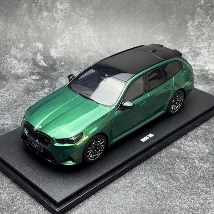 GT SPIRIT 1: 18 BMW M5 TOURING Tank Travel Resin Car รุ่น GT509