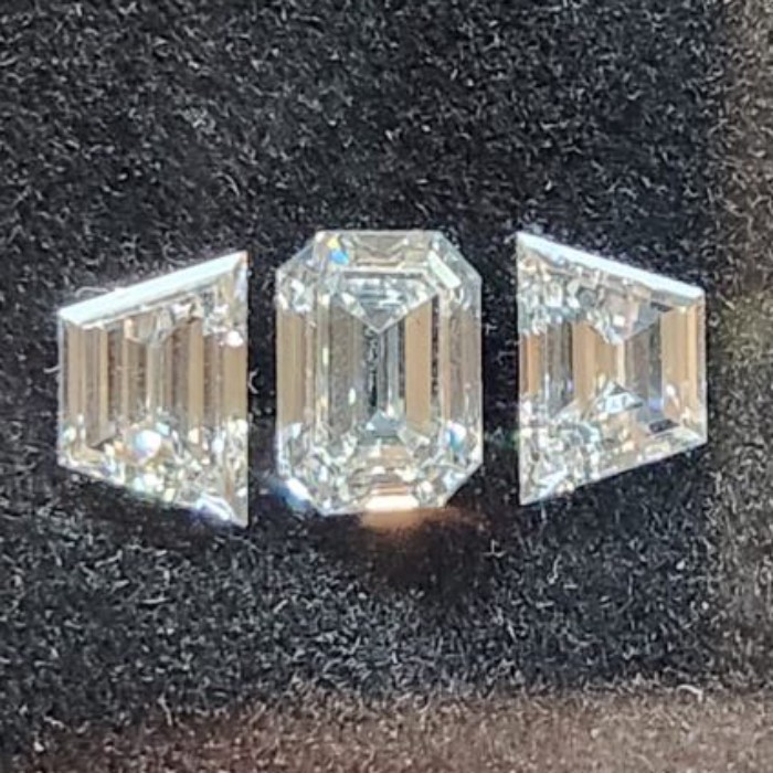 เพชรแล็บ Lab Diamond set - 3 stone Lab Diamond ring set layout ( Emerald 0.87 ct D VVS2, Trapezoid