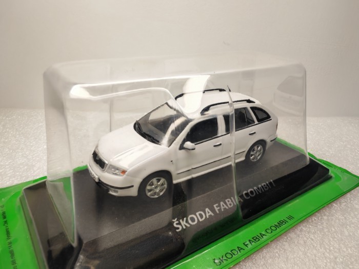 10 ซม.1/43 Skoda Fabia Jingrui Fabia COMBI I Travel รุ่นโลหะผสม