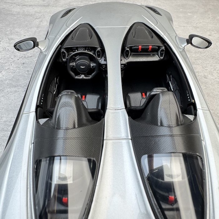 1: 18 GT-Spirit Aston Martin V12 2021 โมเดลรถจําลองเรซิ่น GT430 Collection