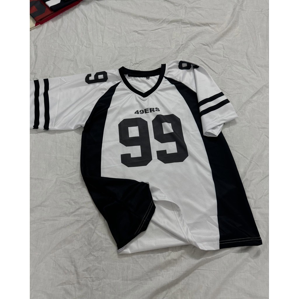 2025 ใหม่ 49ERS เบอร์ 99เสื้อยืดแขนหลวมทําจากสไตล์กีฬาที่ใช้งานสําหรับแห้ง ไม่จํากัดเพศ