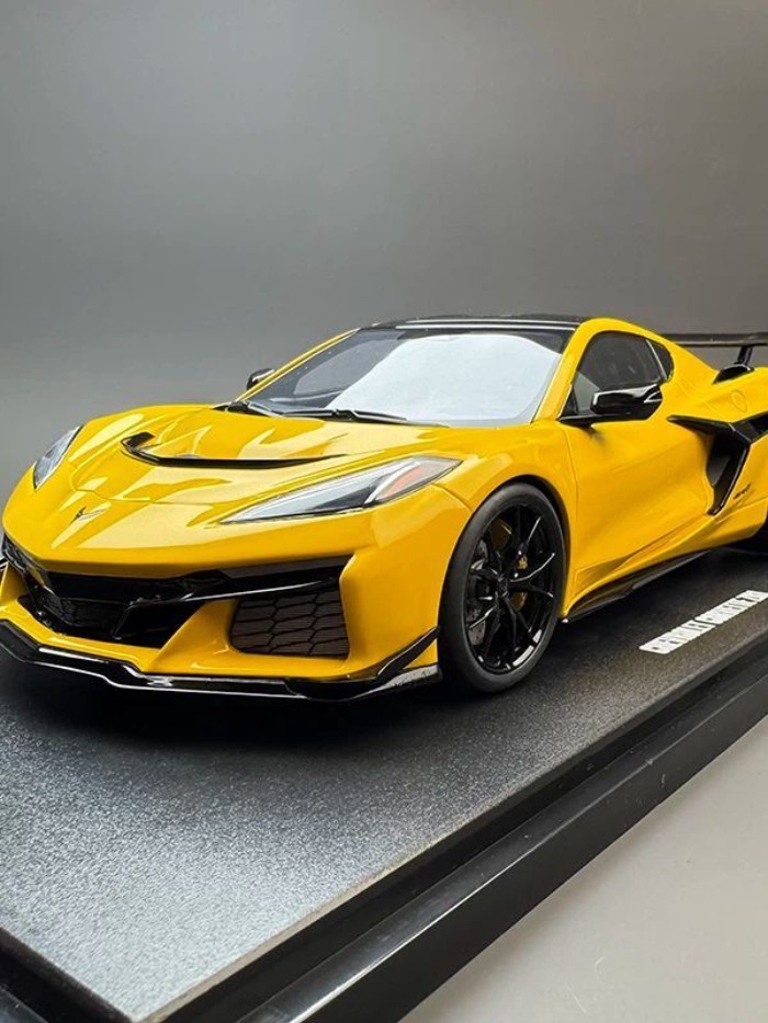 GT Spirit Chevrolet Corvette C8 ZR1 Limited Edition รุ่น 1: 18
