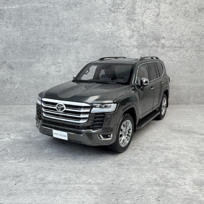 LCD 1: 18 Toyota Land Cruiser Toyota Land Cruiser LC300 ZX โมเดลรถโลหะผสม