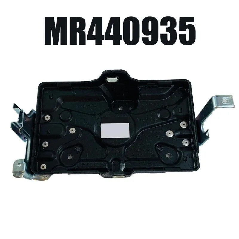 8201A086 MR440935 1 Pcs Battery Tray For Mitsubishi Pajero Montero IV V73 V75 V78 V93 V97 V98