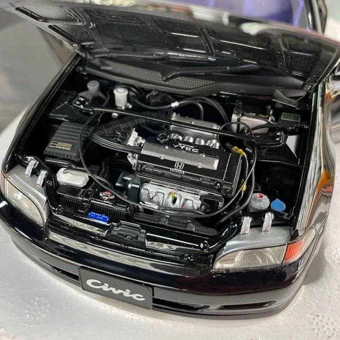 LCD 1: 18 Honda Civic Civic EG6 SiR SiRII โมเดลรถโลหะผสมแบบเปิดเต็มสีดํา