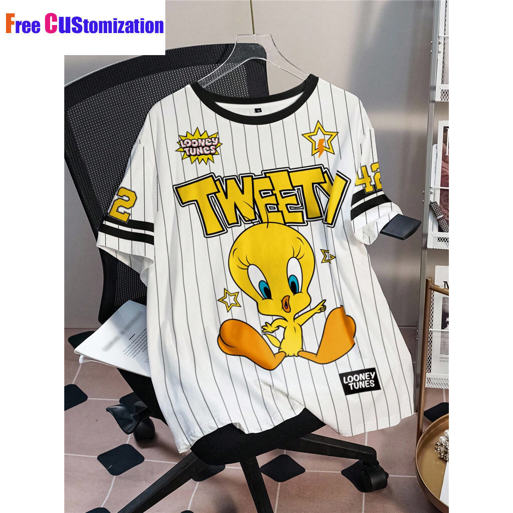 เสื้อยืดแขนสั้นคอกลมพลัสไซส์พิมพ์ลายตัวอักษรและการ์ตูน
