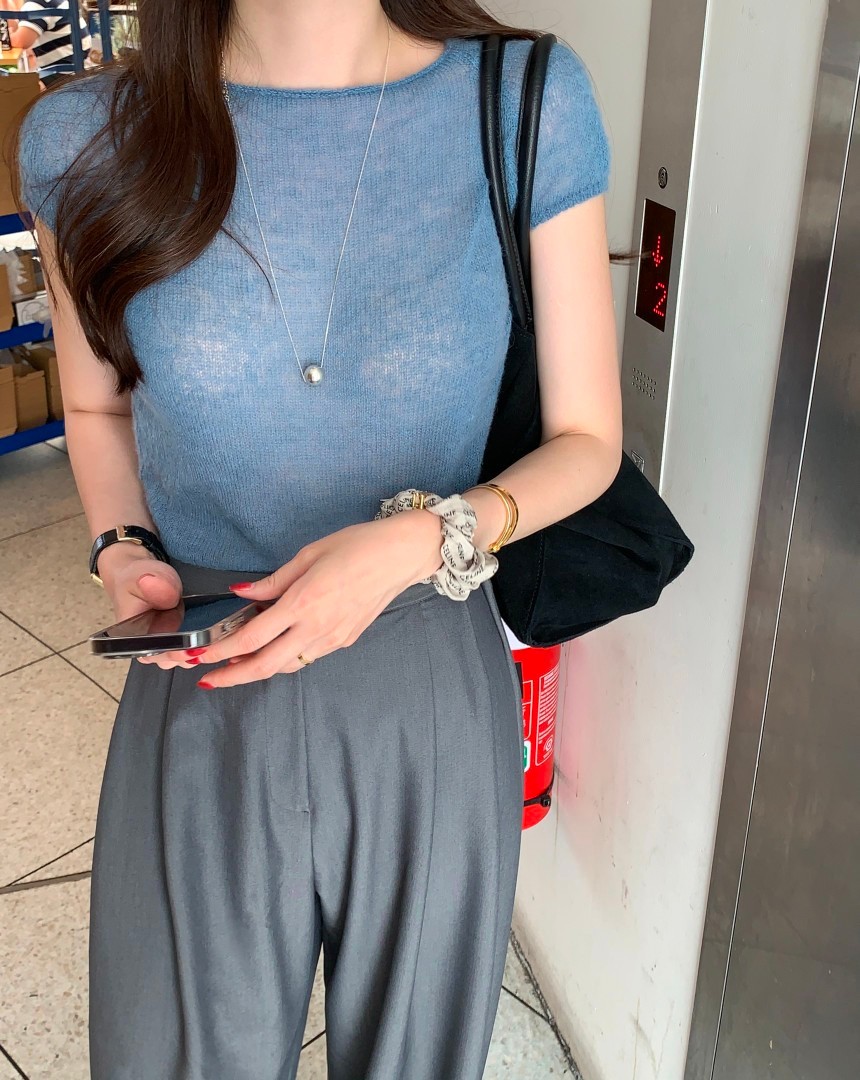 เสื้อยืดแขนสั้นลายขะมัน คอตัวเล็ก สไตล์เรียบหรู100786