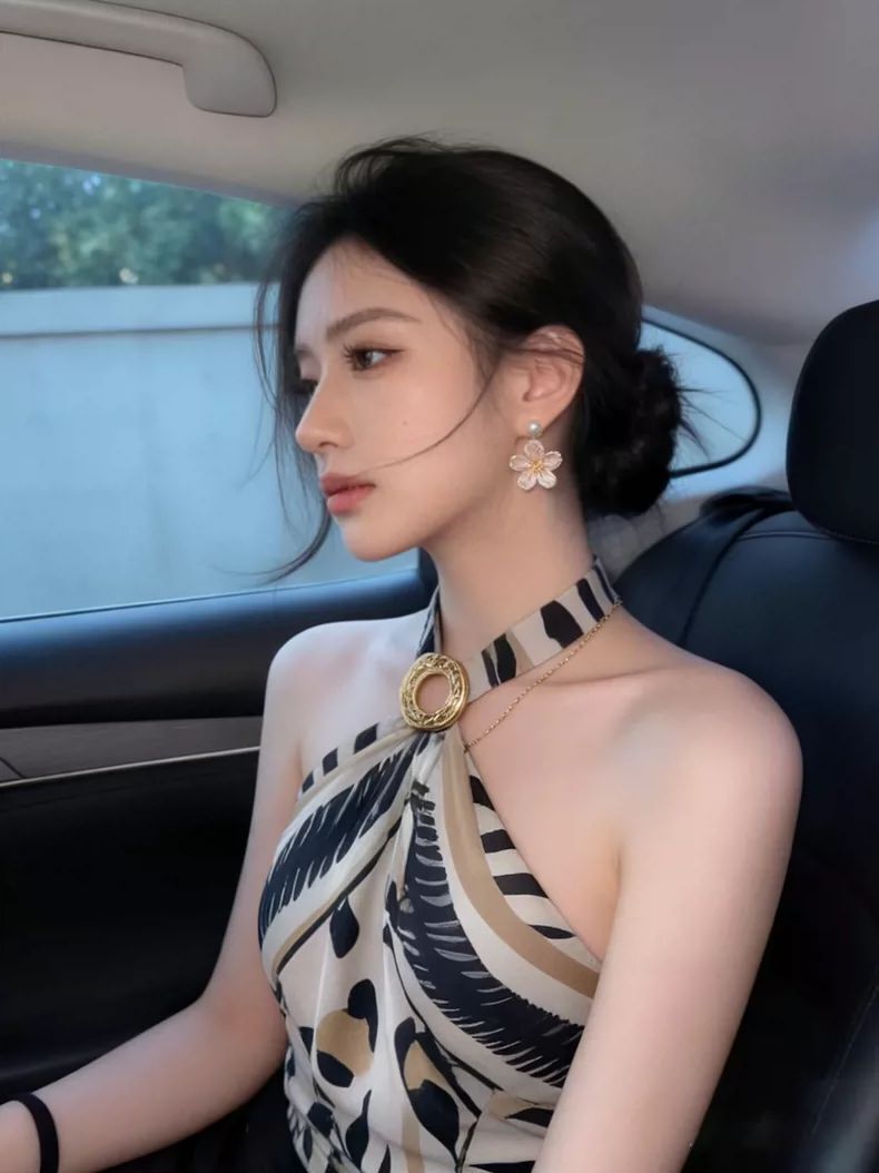 สลิงปิดไหล่พิมพ์ลาย เชือกแขวนคอนุ่ม สำหรับวันหยุดของคุณ
