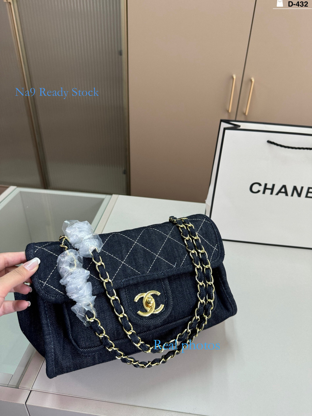 [na9 Ready Stock] Size: 28 x 16cm Crossbody Bag Denim Bag Chain Underarm Bag Low-Key Texture