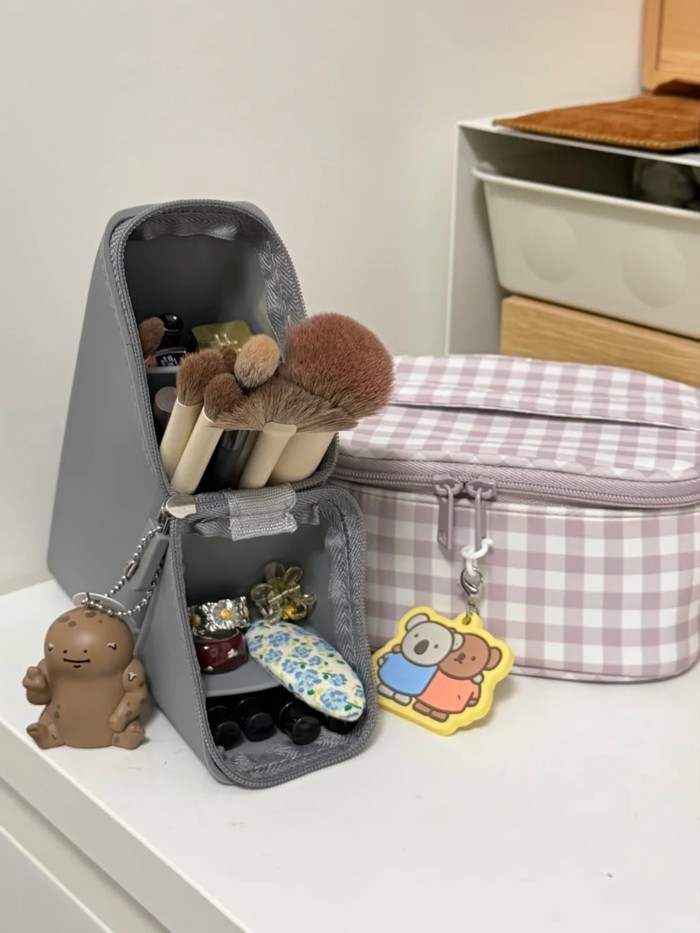 ใหม่สไตล์ซิลิโคนแต่งหน้าแปรงกระเป๋าแนวตั้งถุงเก็บหญิงเดินท รูปที่ 3