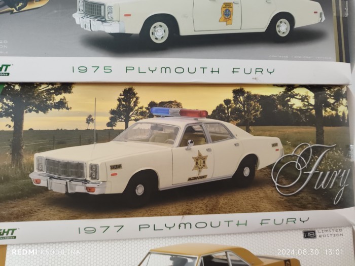 พร้อมสต็อก 1: 18 แสงสีเขียว 1977 PLYMOUTH FURY แผนที่รถตํารวจรถรุ่น