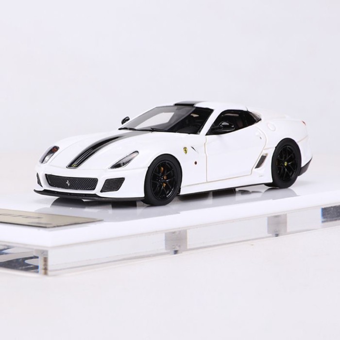 DMH 1: 64 Ferrari 599 GTO Supercar จําลองเรซิ่นรถรุ่นคอลเลกชันเครื่องประดับ