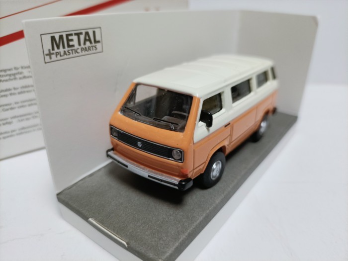 Schuco Schuco 1 64 Volkswagen Alloy Passenger Transport Bus Car Model VW T3L Bus Beige