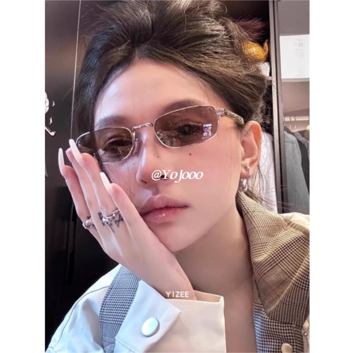 YoJooo Jennie สไตล์ แว่นตากันแดดนารอย่างย่อ โลหะกรอบแคบสำหรับผู้หญิง Retro หรูหรา ทำให้ใบหน้าดูลีลง