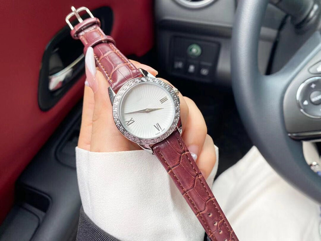 2026 แฟชั่นกีฬาขนาดเล็ก Amount พัดลมขนาดเล็ก vers เข็มขัดควอตซ์นาฬิกาสุภาพสตรีสไตล์ฝรั่งเศส Classy แ