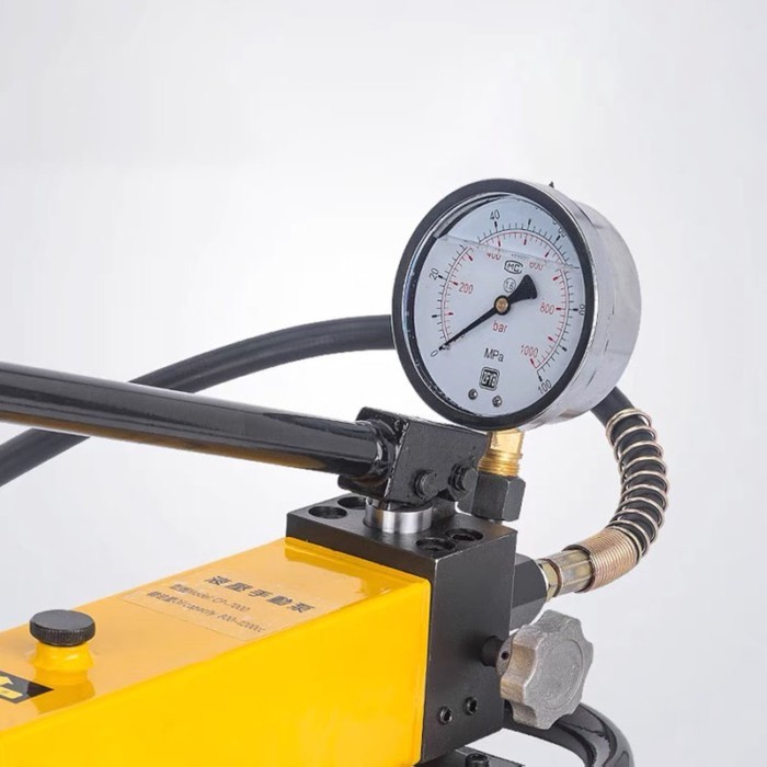 CP-700D Manual Hydraulic Pump Hydraulic With  Pressure Gauge Pressure Pumping Station Hydraulic Pre