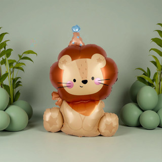 ใหม่นั่งบอลลูนฟอยล์สิงโตกับหมวกวันเกิดสําหรับเด็กป่าซาฟารีธี…