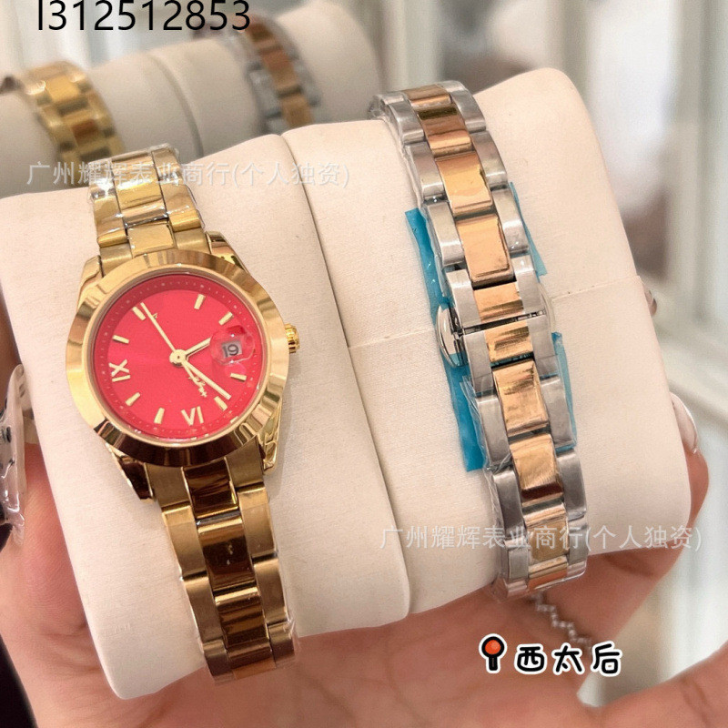 2026 แฟชั่นกีฬาแฟชั่นกีฬา West Queen นาฬิกาทองขนาดเล็กบดน้ําแข็งสีฟ้านาฬิกา Vivian ควอตซ์นาฬิกาผู้หญ