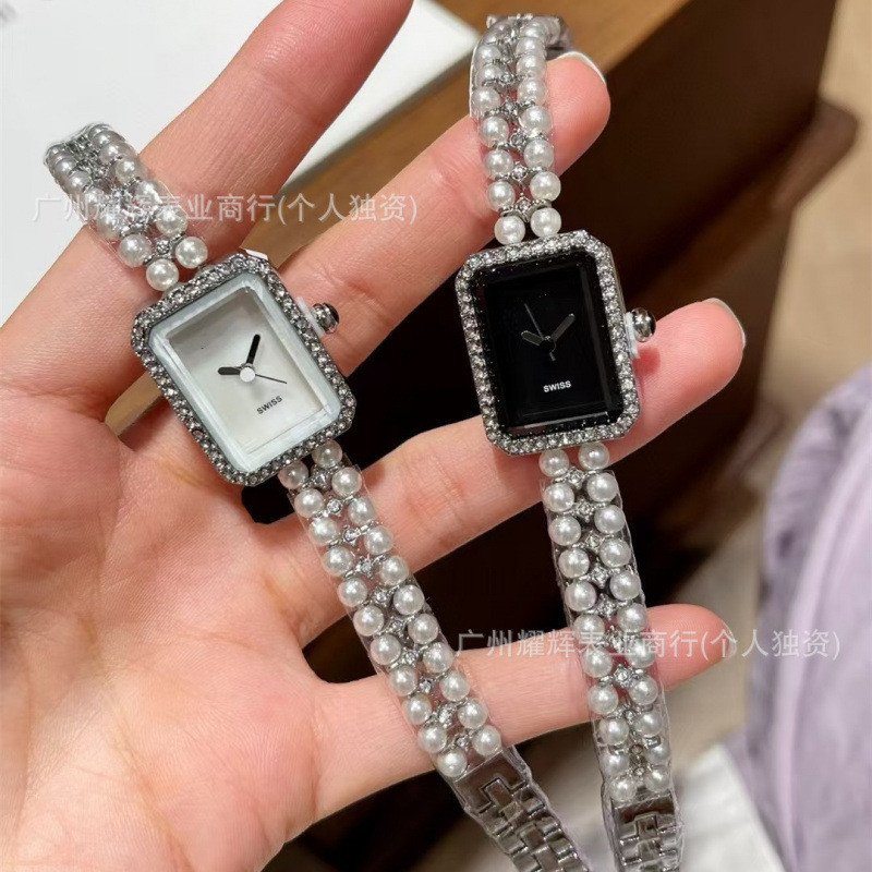 2026 แฟชั่นกีฬา Live นาฬิกาผู้หญิงนาฬิกาสี่เหลี่ยมเล็กแฟชั่น All-Match Chanel Pearl นาฬิกานาฬิกาผู้ห