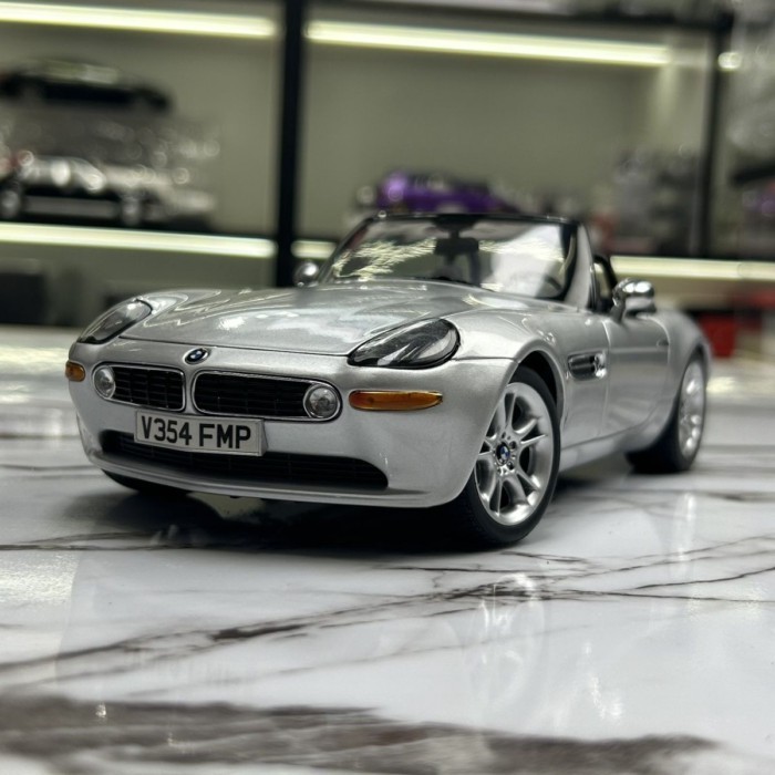 Jingshang OEM 1/18 BMW BMW Z8 โมเดลรถจําลองโลหะผสม สีเงิน