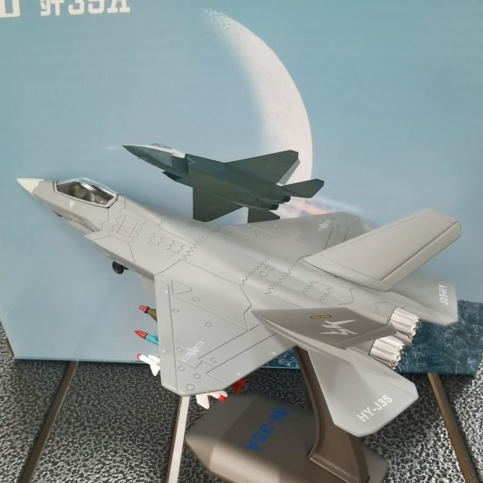 1/100 J-35A ลูกปัด First Flight ที่ระลึกเครื่องบินรุ่นคอลเลกชันของขวัญที่ระลึก