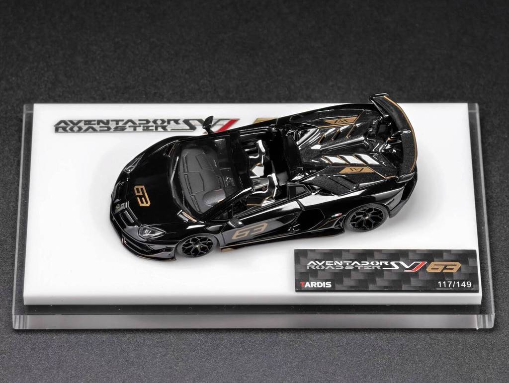 TARDIS 1/64 Aventador SVJ Roadster สีดํา #63 เรซิ่นจํากัดเครื่องประดับDiecastขนาดเล็กของเล่นที่กําหน