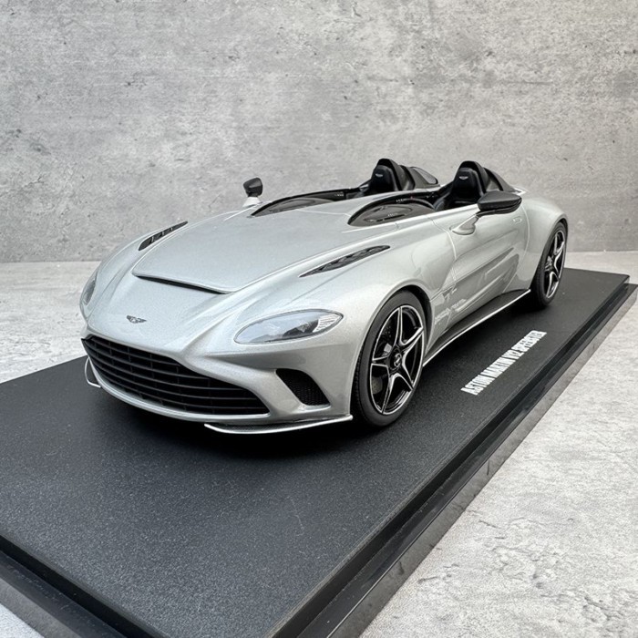 GT Spirit ใหม่ 1: 18 Aston Martin V12 2021 รถเรซิ่นรุ่น GT430