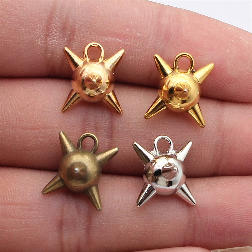ของตกแต่งเกมทรงลูกเต๋า ทำจากเหล็กกล้าสังกะสีเคลือบบอนซ์โบราณ เสริมความสวยงามให้อุปกรณ์เล่นเกม