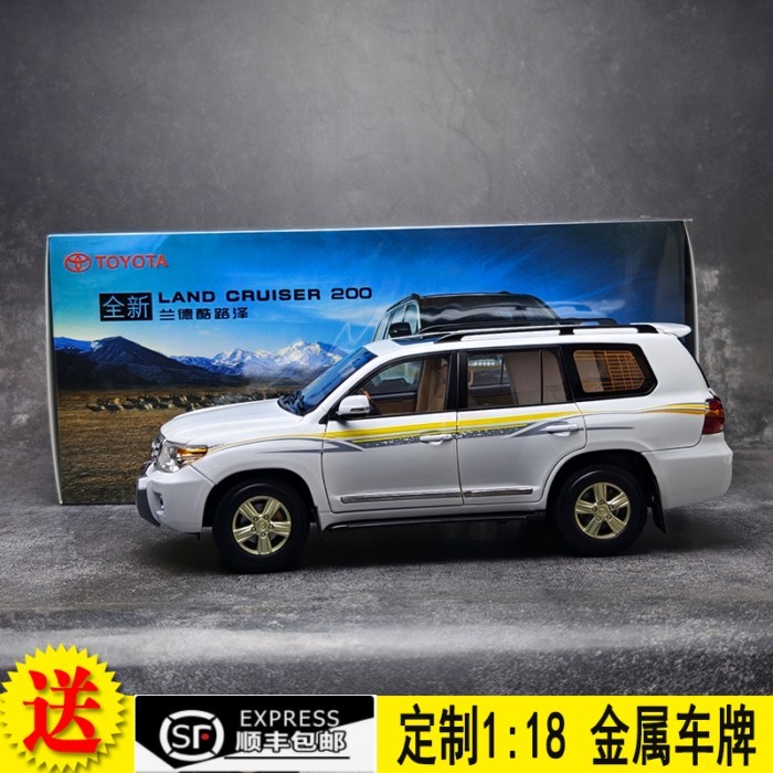 สินค้าใหม่โรงงานเดิม 1: 18 Toyota Rand Cool Luze LC200 รถออฟโรดโลหะผสมรถรุ่นเปิดเต็ม