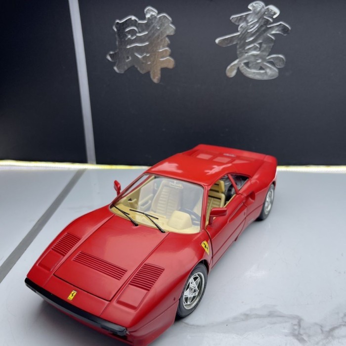 อิตาเลี่ยนการผลิตระหว่างอเมริกันสูง 1: 18 Ferrari 288GTO Classic Horse King จําลองรถกีฬารถรุ่นคอลเลก